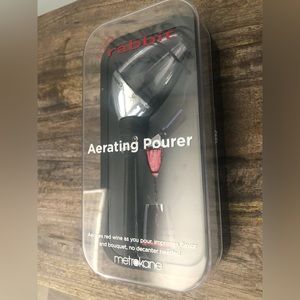 NEW - Rabbit Aerating Pourer